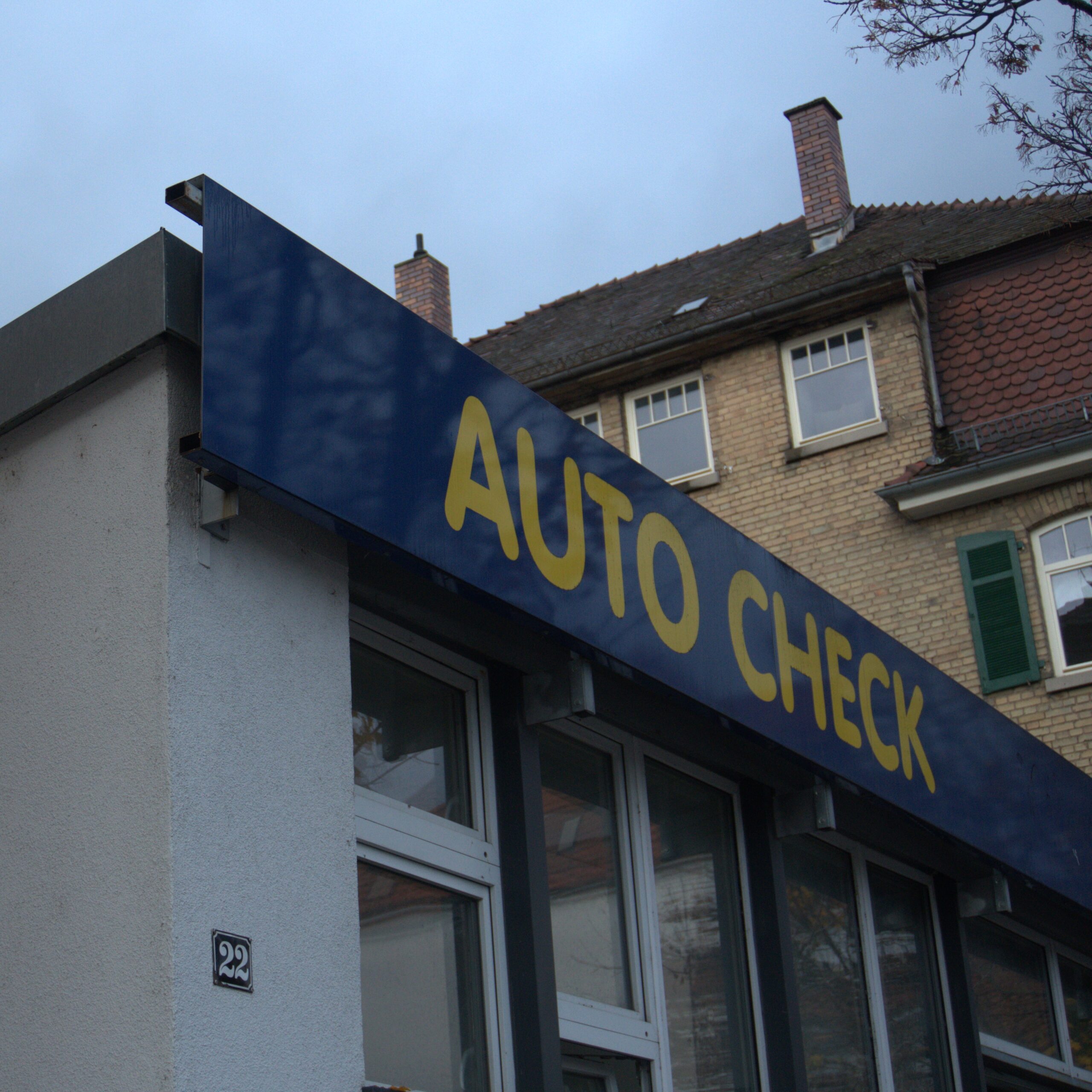 Außenansicht der Autowerkstatt Auto Check in Stuttgart-Feuerbach, Wiener Straße 22